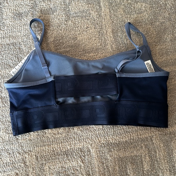BRAND NEW 🤍 PINK Victoria’s Secret Ultimate Scoop Sports Bra - Picture 2 of 4